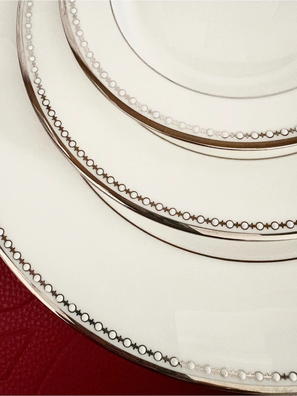Lenox Pearl Platinum 5 piece Place setting Silver and White Brand NEW !